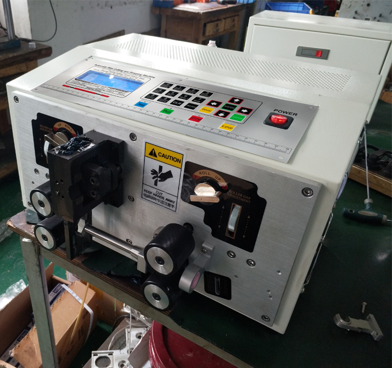 Máy cắt và tuốt dây điện, dây cáp đa lõi tự động HS-BX06 | HSNCO Việt Nam